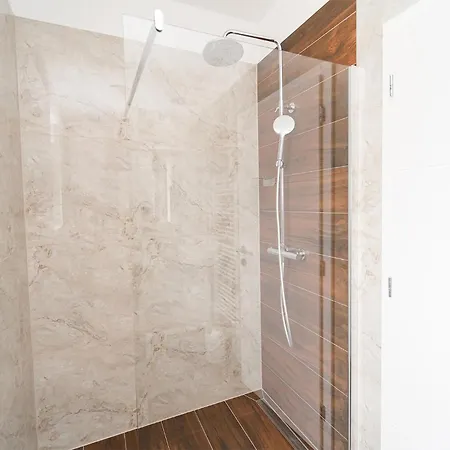 Beautiful Home In Krnica With Jacuzzi Semesterbostad *