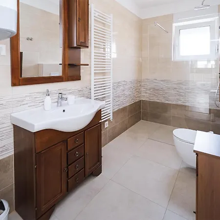 Beautiful Home In Krnica With Jacuzzi Дом отдыха Крница