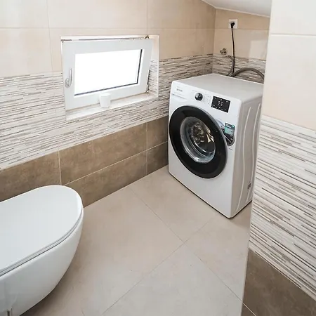 Beautiful Home In Krnica With Jacuzzi * Krnica