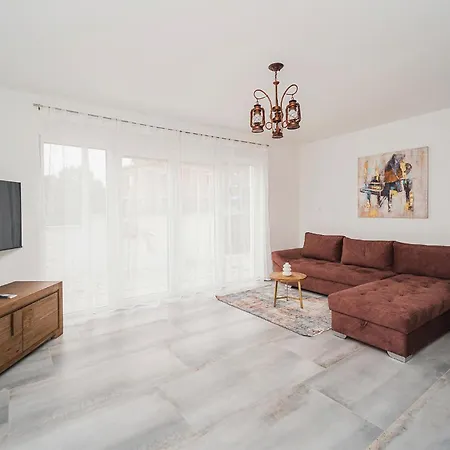 Semesterbostad Beautiful Home In Krnica With Jacuzzi