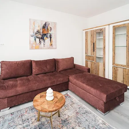 Beautiful Home In Krnica With Jacuzzi Дом отдыха