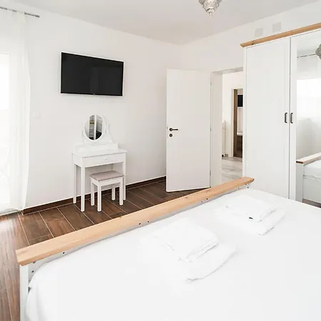 Beautiful Home In Krnica With Jacuzzi Semesterbostad