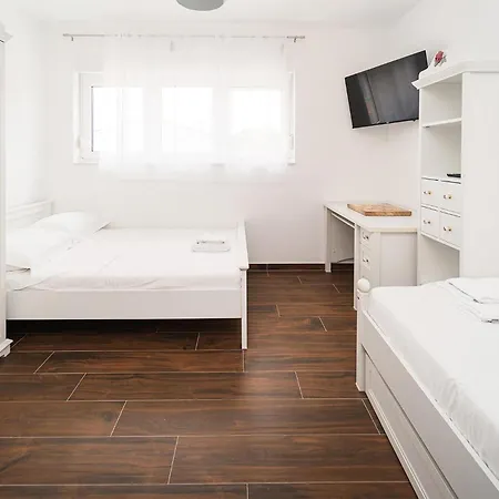 Holiday home 4 Bedroom Cozy In