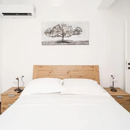 4 Bedroom Cozy In Holiday home
