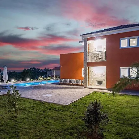 4 Bedroom Cozy In * Krnica